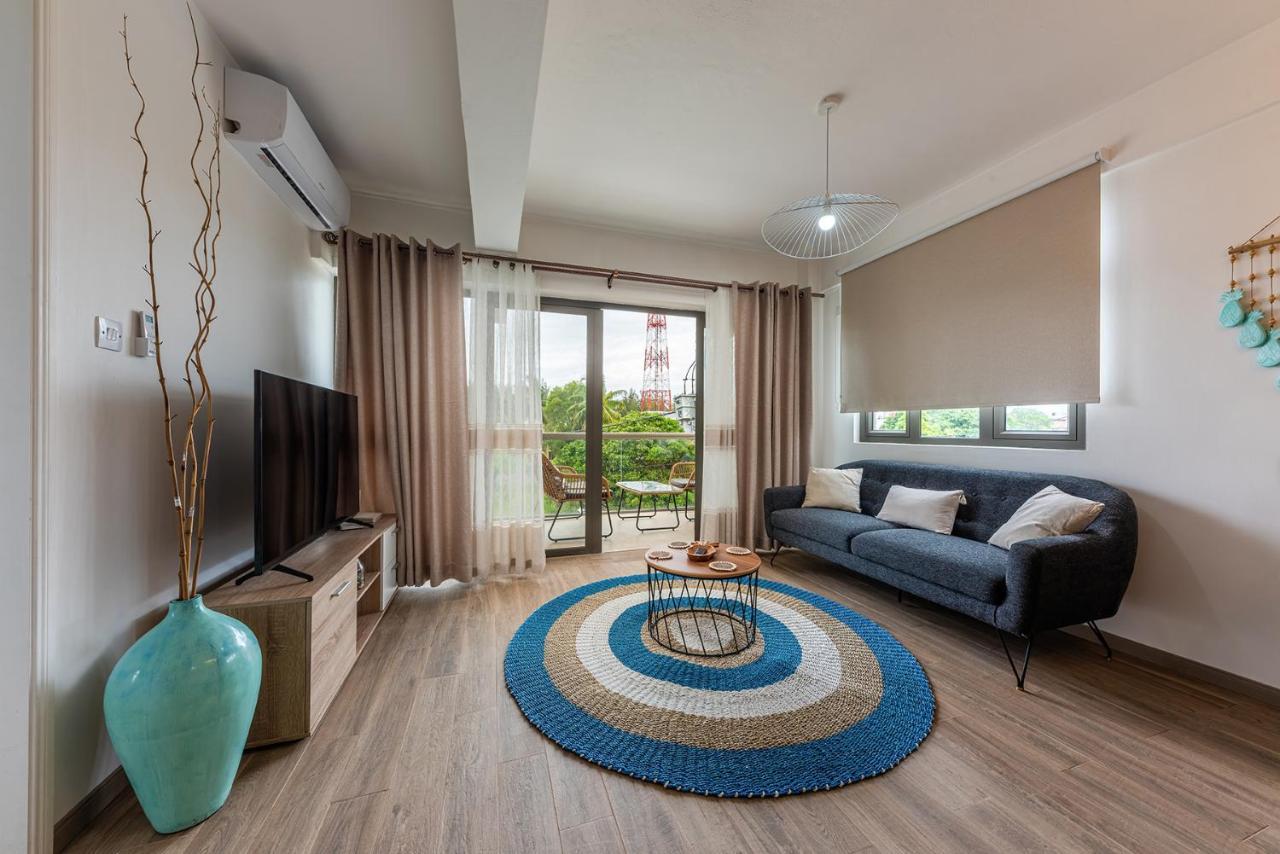 Flic-en-Flacq 373 Wolmar Cosy And Modern Apartment- 200 Metres From The Beach And Supermarkets And Just Next To Domaine De Wolmar With Views Of Deers And Green Natural Park מראה חיצוני תמונה