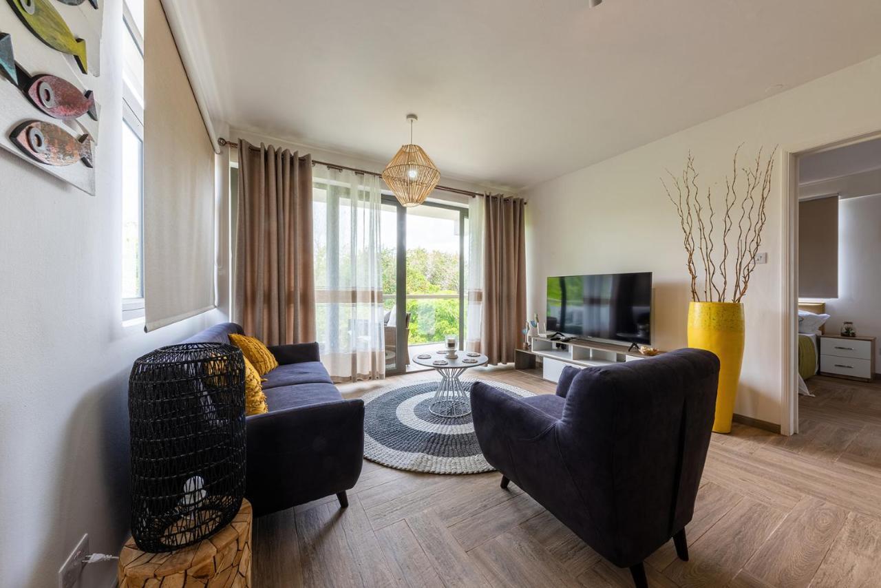 Flic-en-Flacq 373 Wolmar Cosy And Modern Apartment- 200 Metres From The Beach And Supermarkets And Just Next To Domaine De Wolmar With Views Of Deers And Green Natural Park מראה חיצוני תמונה