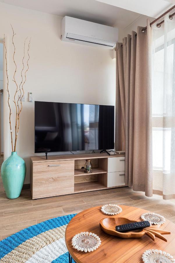 Flic-en-Flacq 373 Wolmar Cosy And Modern Apartment- 200 Metres From The Beach And Supermarkets And Just Next To Domaine De Wolmar With Views Of Deers And Green Natural Park מראה חיצוני תמונה