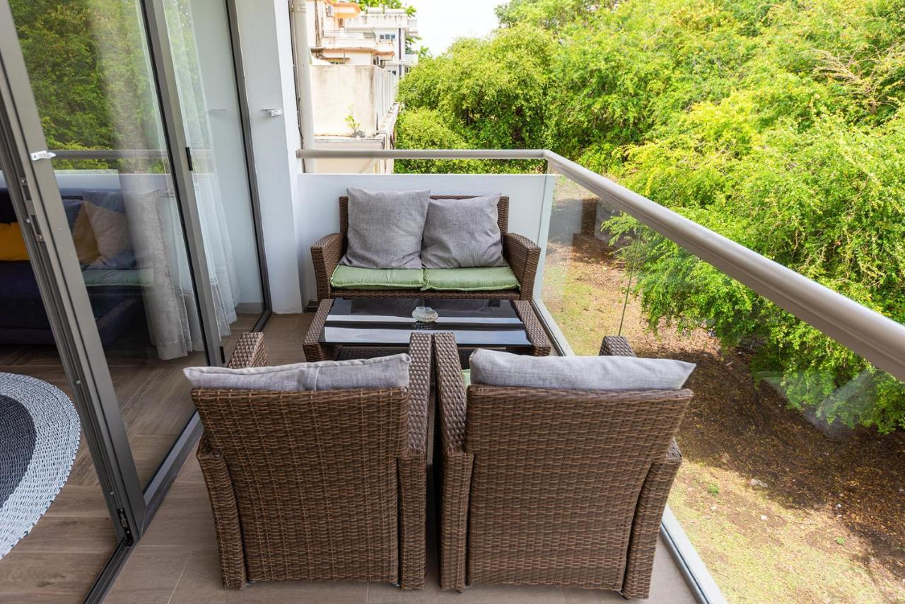 Flic-en-Flacq 373 Wolmar Cosy And Modern Apartment- 200 Metres From The Beach And Supermarkets And Just Next To Domaine De Wolmar With Views Of Deers And Green Natural Park מראה חיצוני תמונה