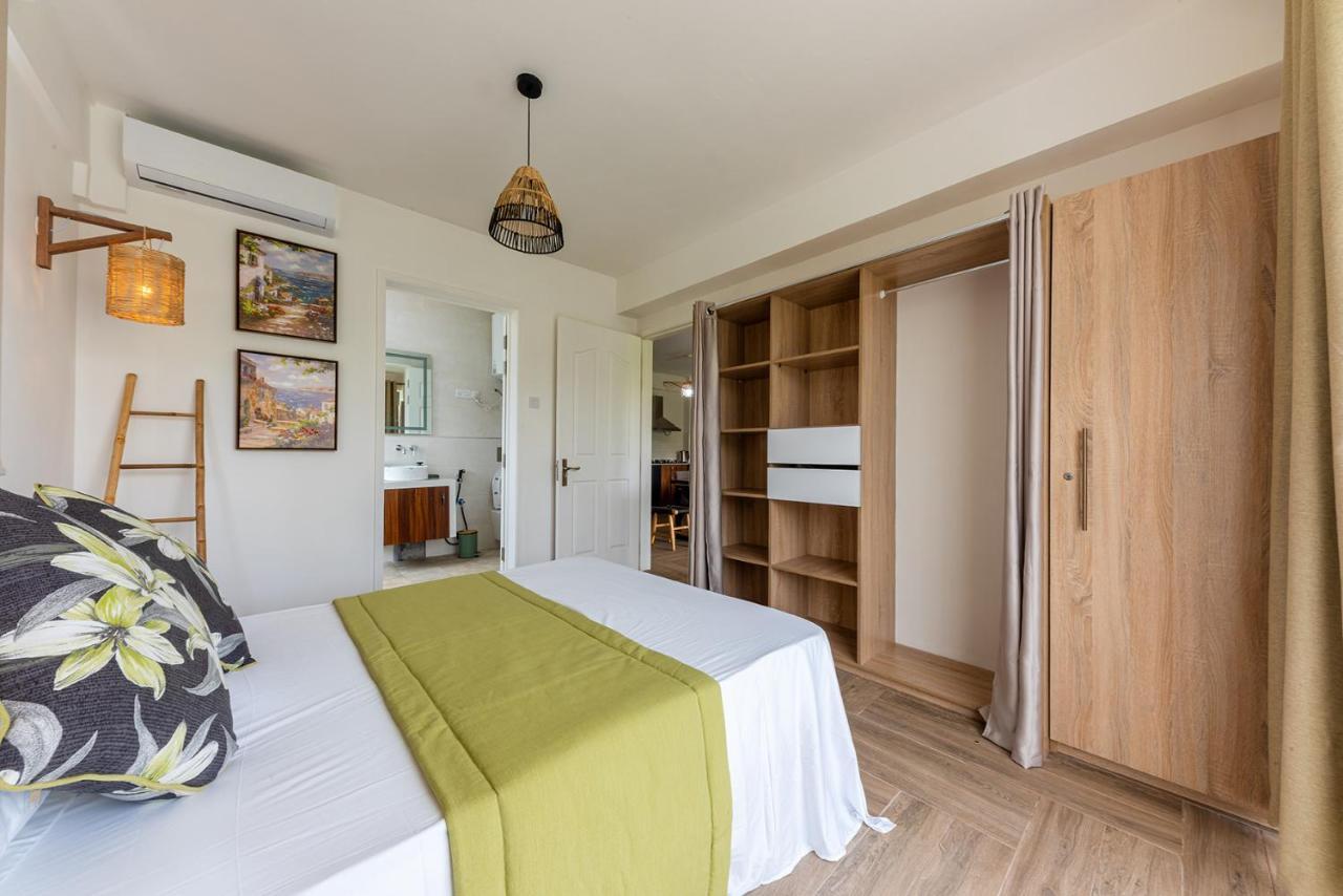 Flic-en-Flacq 373 Wolmar Cosy And Modern Apartment- 200 Metres From The Beach And Supermarkets And Just Next To Domaine De Wolmar With Views Of Deers And Green Natural Park מראה חיצוני תמונה